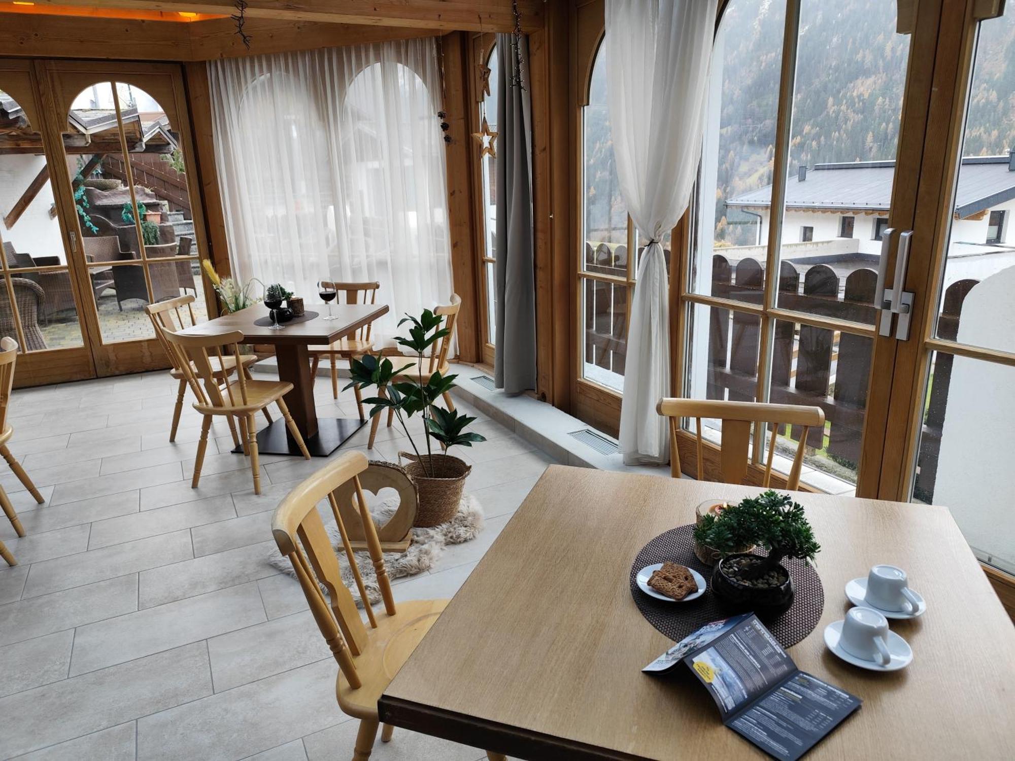 Pitztal Living Aparthotel Jerzens Kültér fotó